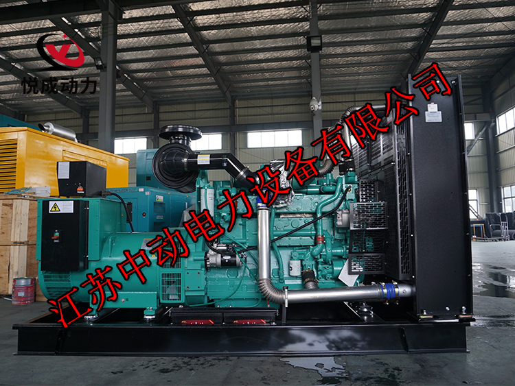KTAA19-G6A重慶康明斯動(dòng)力配套600KW柴油發(fā)電機(jī)組